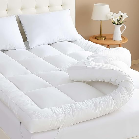 Bed Mattress Topper (4 Inch/10 cm) Extra Deep Hotel Quality, Soft Supportive Breathable Comfortable Quilted Mattress Topper With Easy Fit Elasticated Straps (4ft)